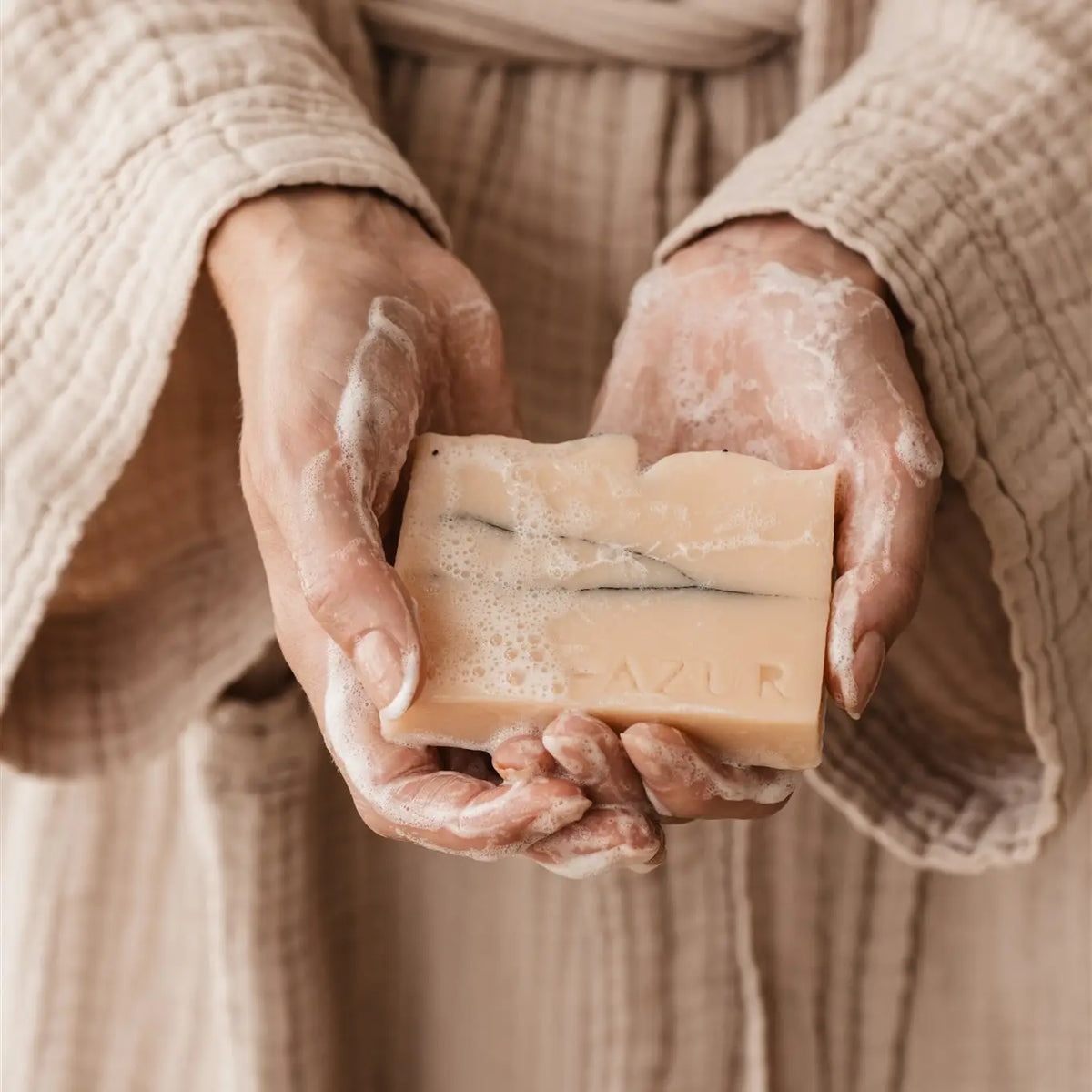 Douche als selfcare ritueel - blogartikel Studio Aardevol over bewust douchen