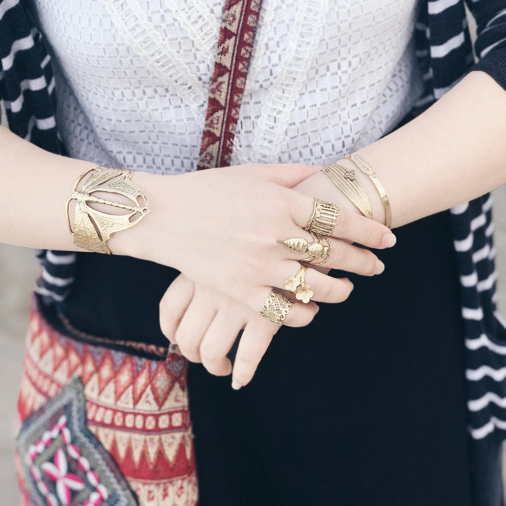 Gouden Vliegende Libelle Armband – Lotta Djossou Paris