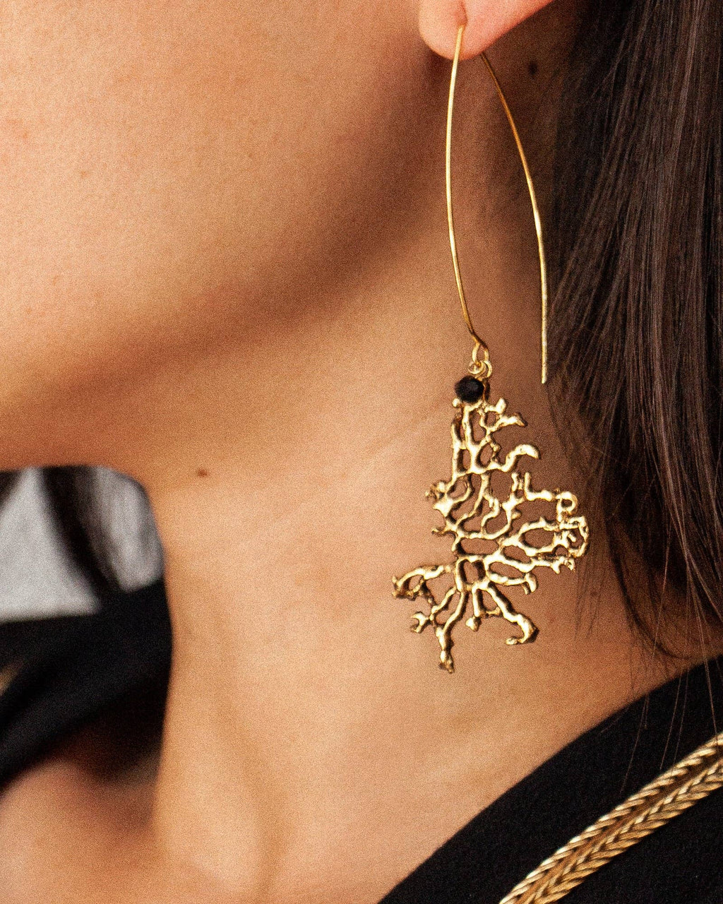 Zeewier Oorhangers met Onyx – Lotta Djossou Paris