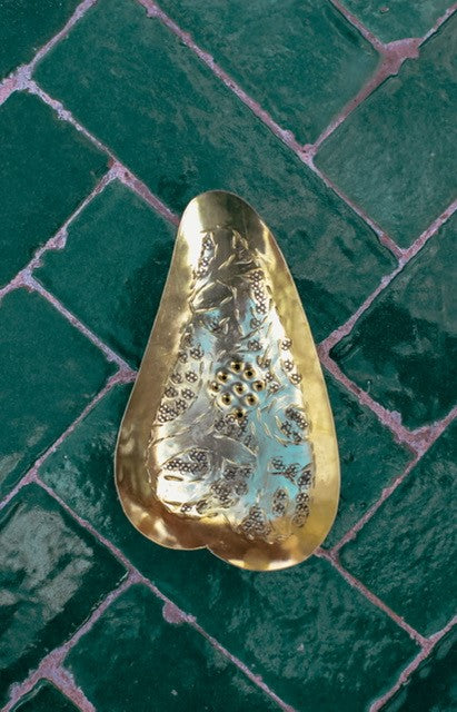 Hartvormig messing schaaltje voor natuurlijke zeep of sieraden