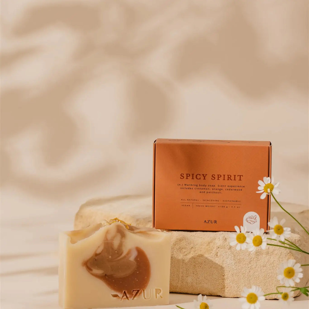 Spicy Spirit Bodybar met warme geur van cederhout sinaasappel kaneel en patchouli