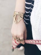 Gouden Vliegende Libelle Armband – Lotta Djossou Paris