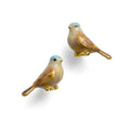 Pimpelmees Oorknopjes van Bill Skinner - verguld gouden oorknopjes met handgeschilderd vogeltje