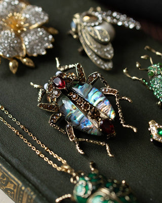 Bejewelled Keverbroche – Bill Skinner