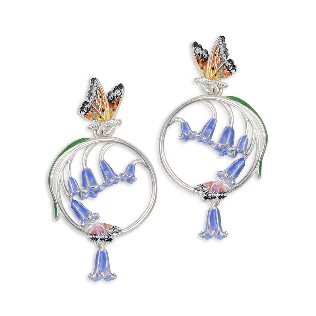 Bluebell & Butterfly Creolen van Bill Skinner - zilveren hoepeloorbellen met handgeschilderde boshyacinten en vlinder