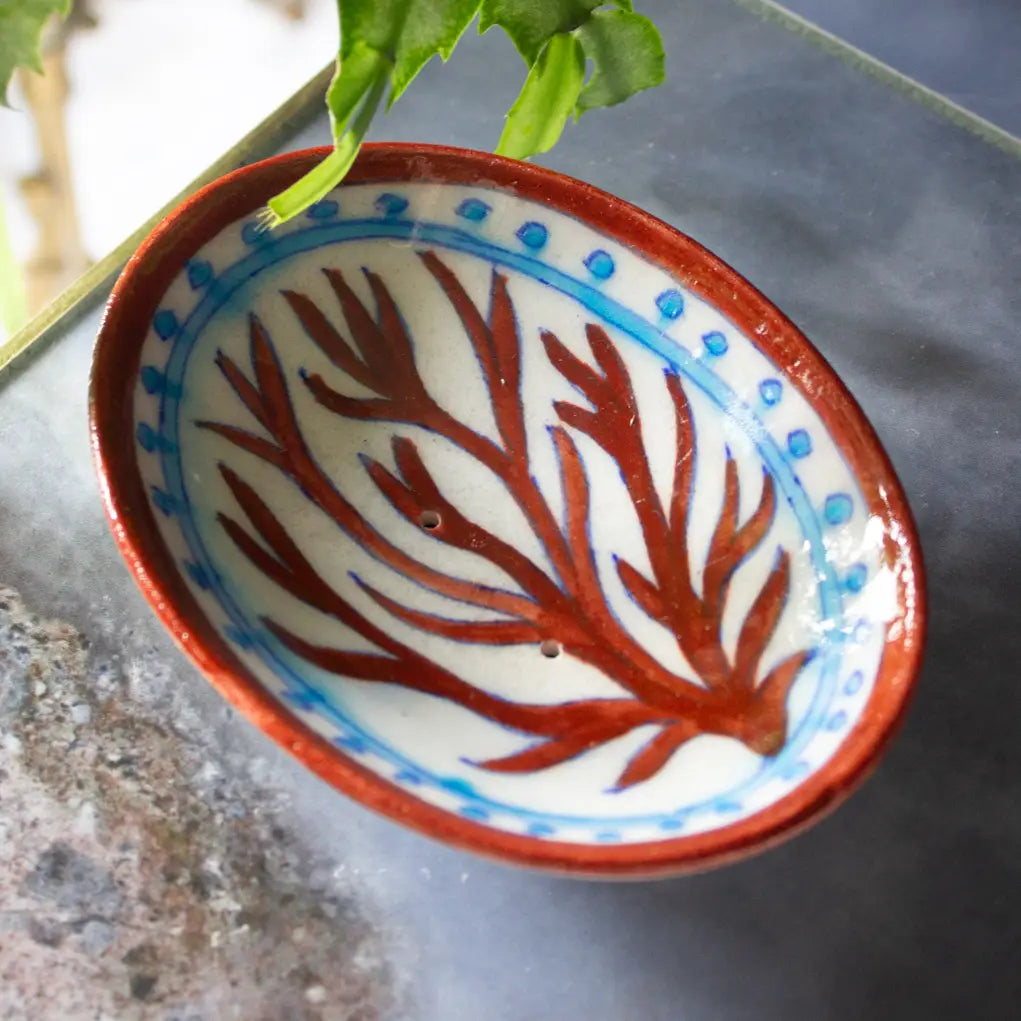 Handgemaakt keramieken zeepbakje Coral met koraaldesign uit India