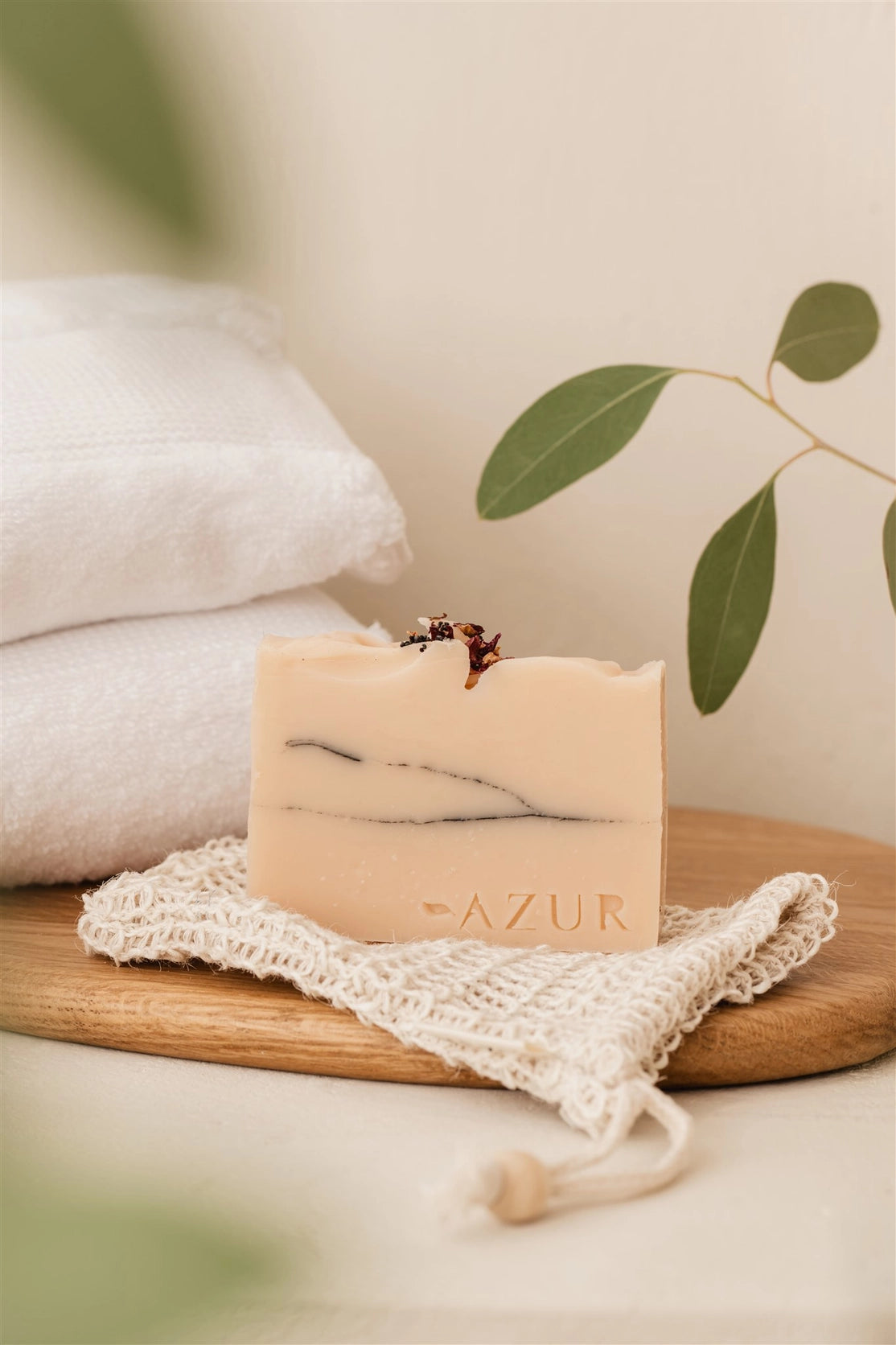 Wild Flower Bodybar sfeerbeeld met bloemen en natuurlijke zeep