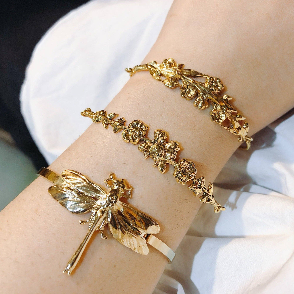 Gouden Kleine Libelle Armband – Lotta Djossou Paris